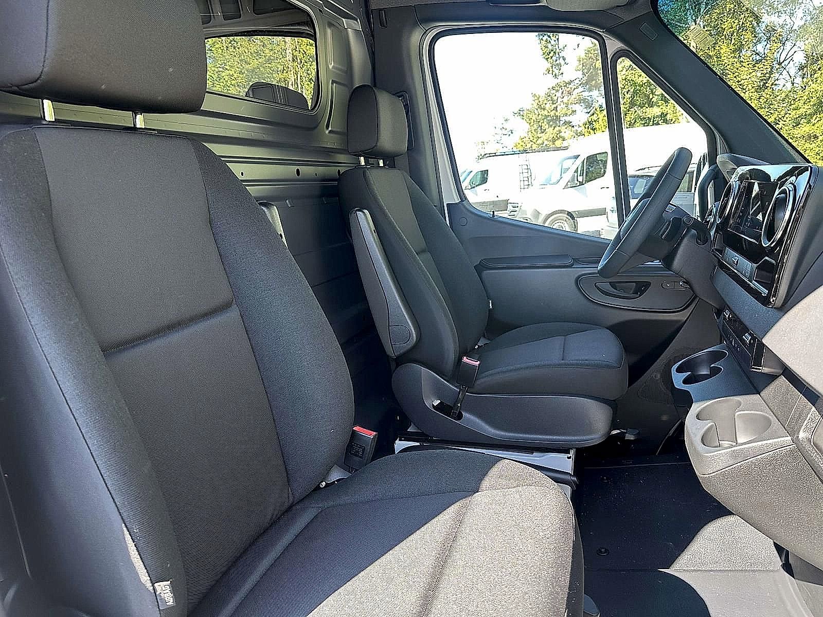 New 2025 Mercedes-Benz Sprinter 2500 image 6