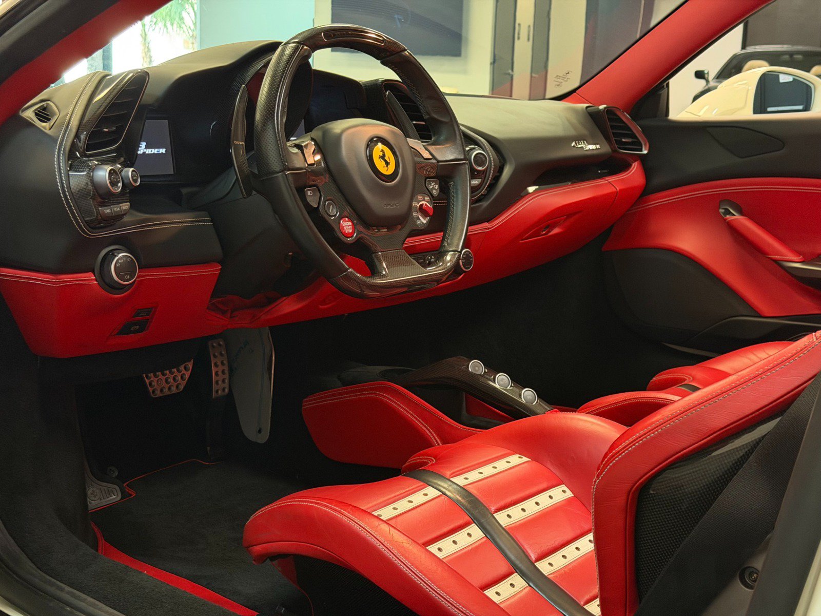 Used 2018 Ferrari 488 Spider RWD image 11