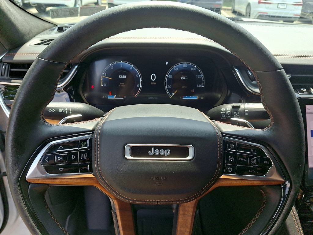 Used 2023 Jeep Grand Cherokee L Summit AWD/4WD image 20