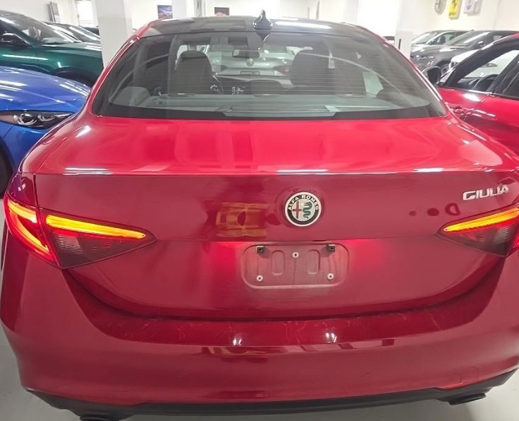 Used 2023 Alfa Romeo Giulia Ti RWD image 9