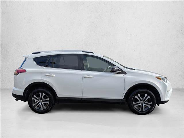 Used 2016 Toyota RAV4 LE image 4