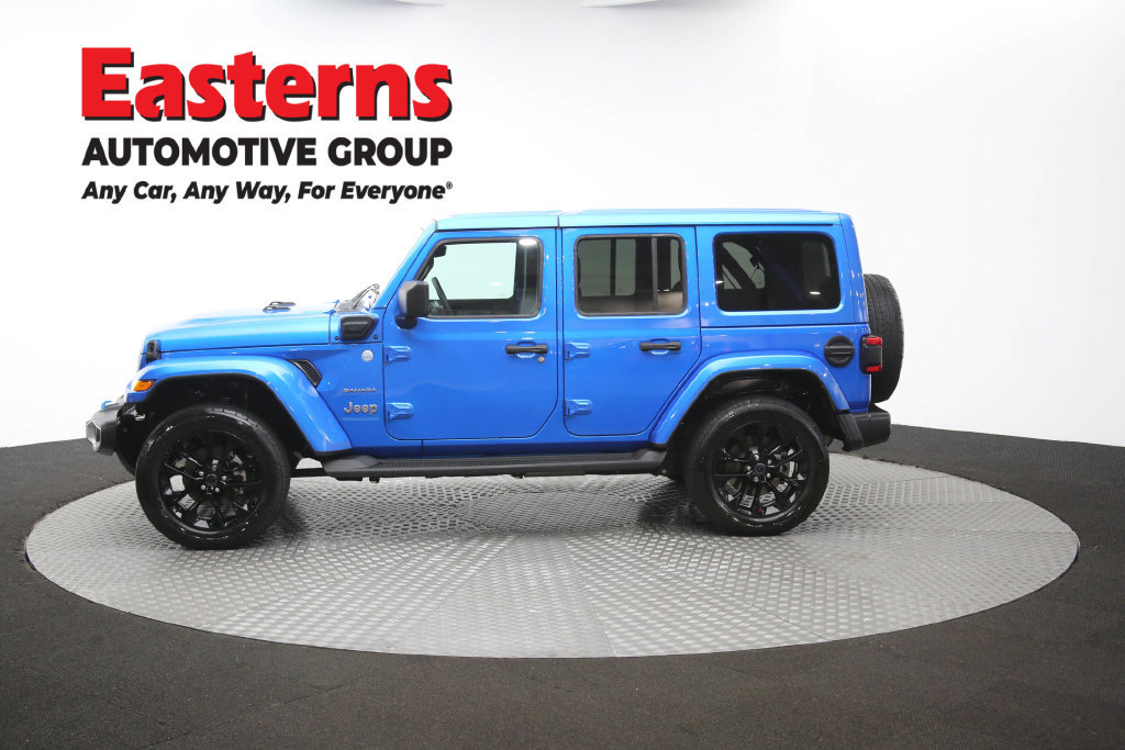 Used 2024 Jeep Wrangler Unlimited Sahara w/ Technology Group AWD/4WD image 61