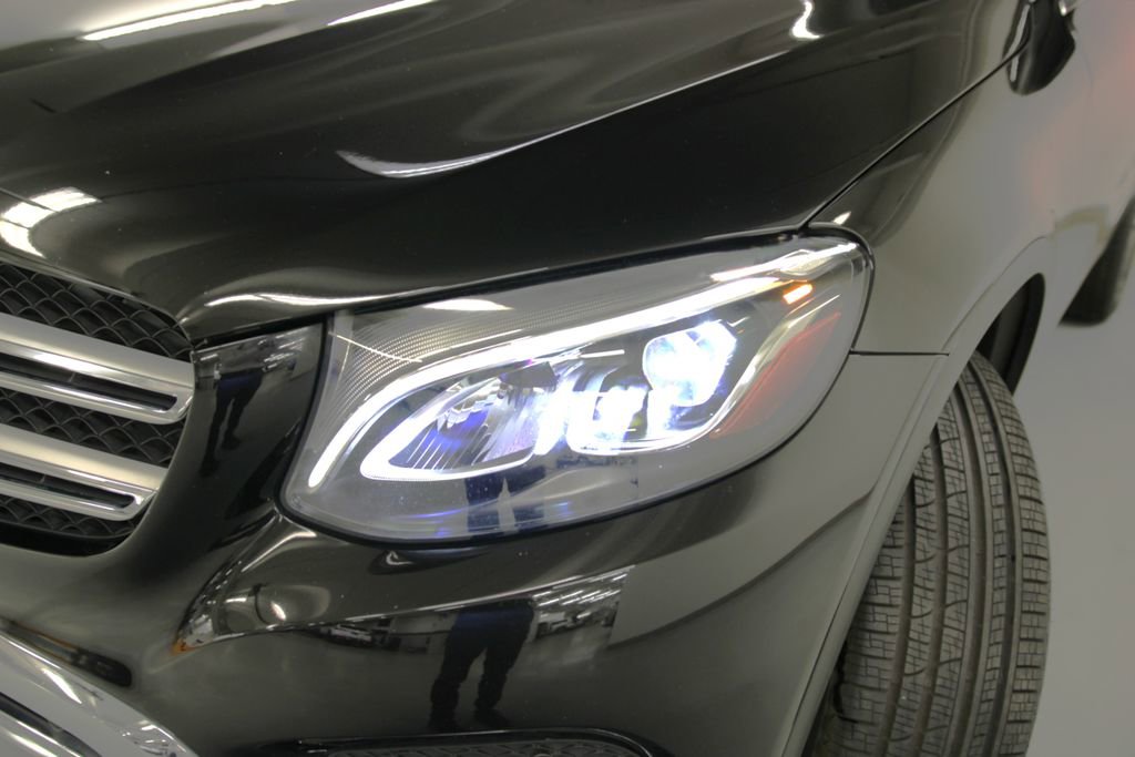 Used 2019 Mercedes-Benz GLC 300 4MATIC image 11