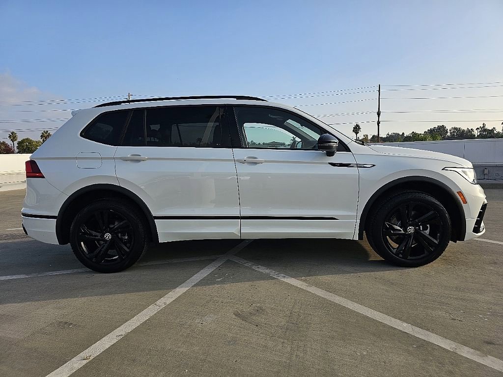 Used 2024 Volkswagen Tiguan SE R-Line image 9