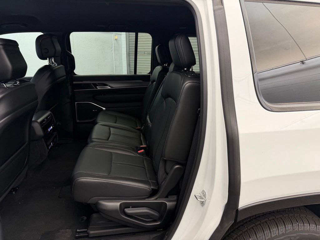 New 2026 Jeep Grand Wagoneer 4WD w/ 8-Passenger Seating Package image 19