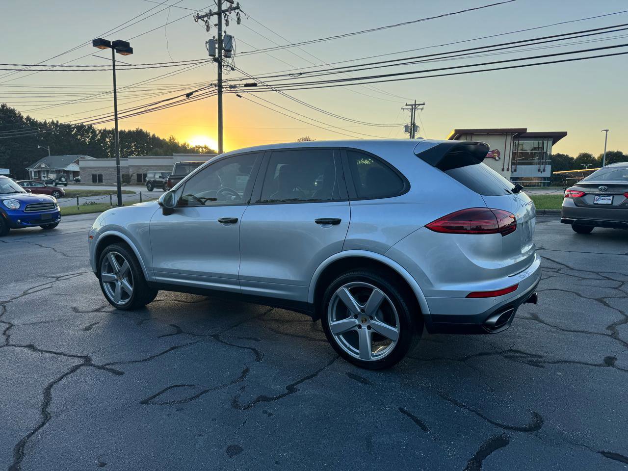 Used 2018 Porsche Cayenne AWD/4WD image 9