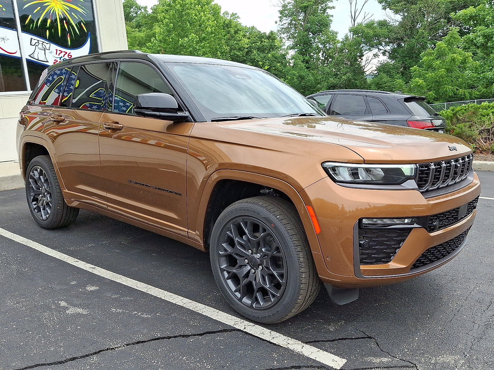 New 2026 Jeep Grand Cherokee Summit w/ Obsidian Package AWD/4WD image 2