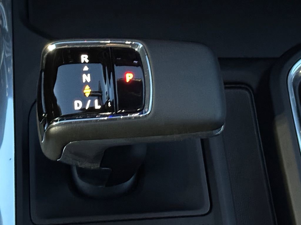 Used 2025 Chevrolet Silverado 1500 RST AWD/4WD image 18