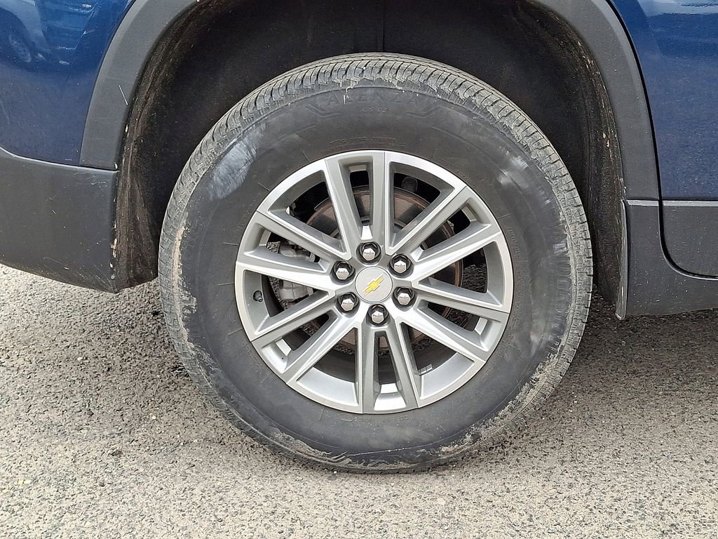 Used 2023 Chevrolet Traverse LT image 32