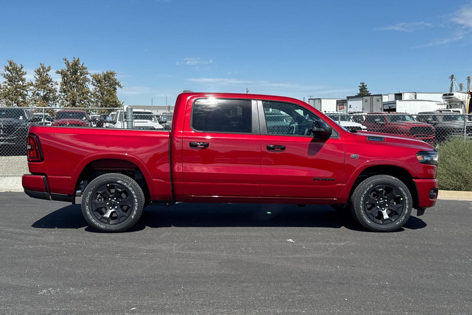 New 2027 RAM 1500 4x4 Crew Cab image 2
