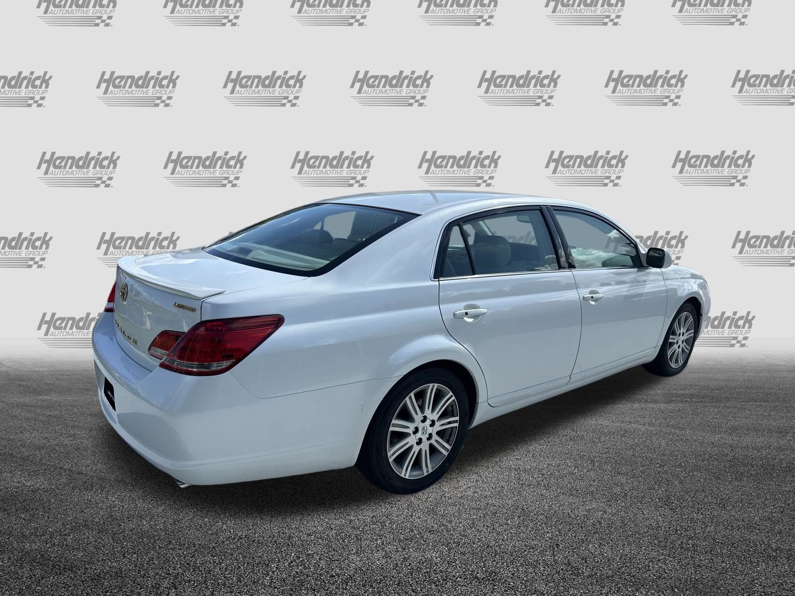Used 2005 Toyota Avalon Limited FWD image 10