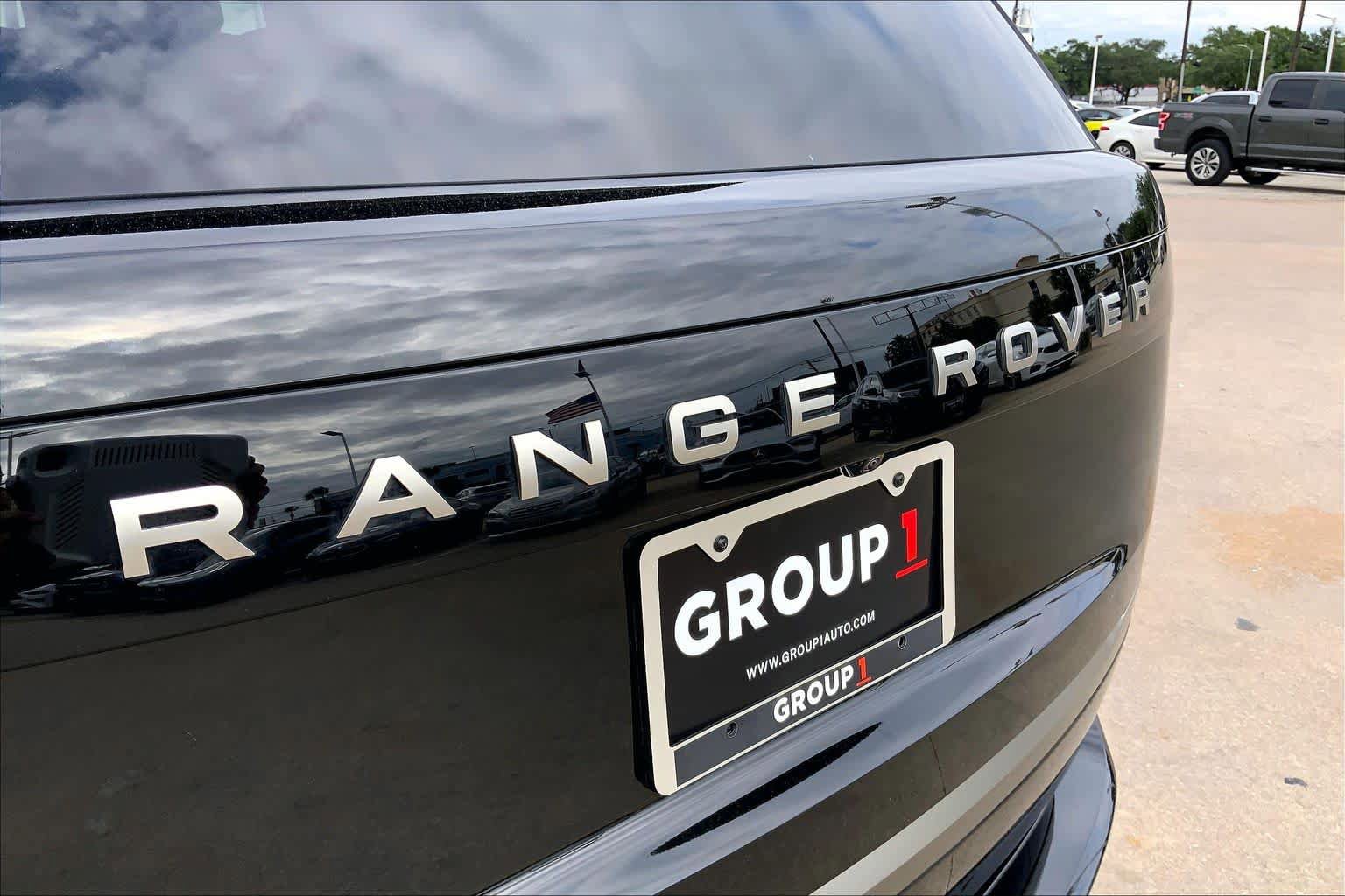 Used 2025 Land Rover Range Rover SE AWD/4WD image 31