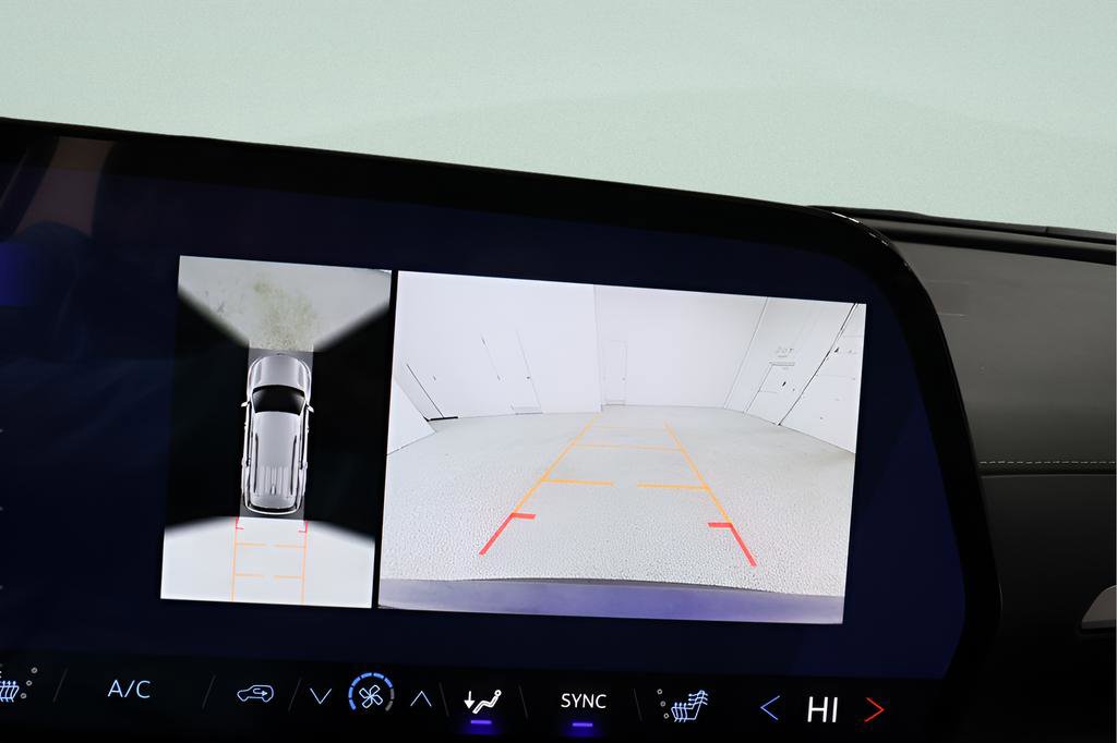 New 2026 Chevrolet Traverse LT w/ Driver Confidence Package image 14