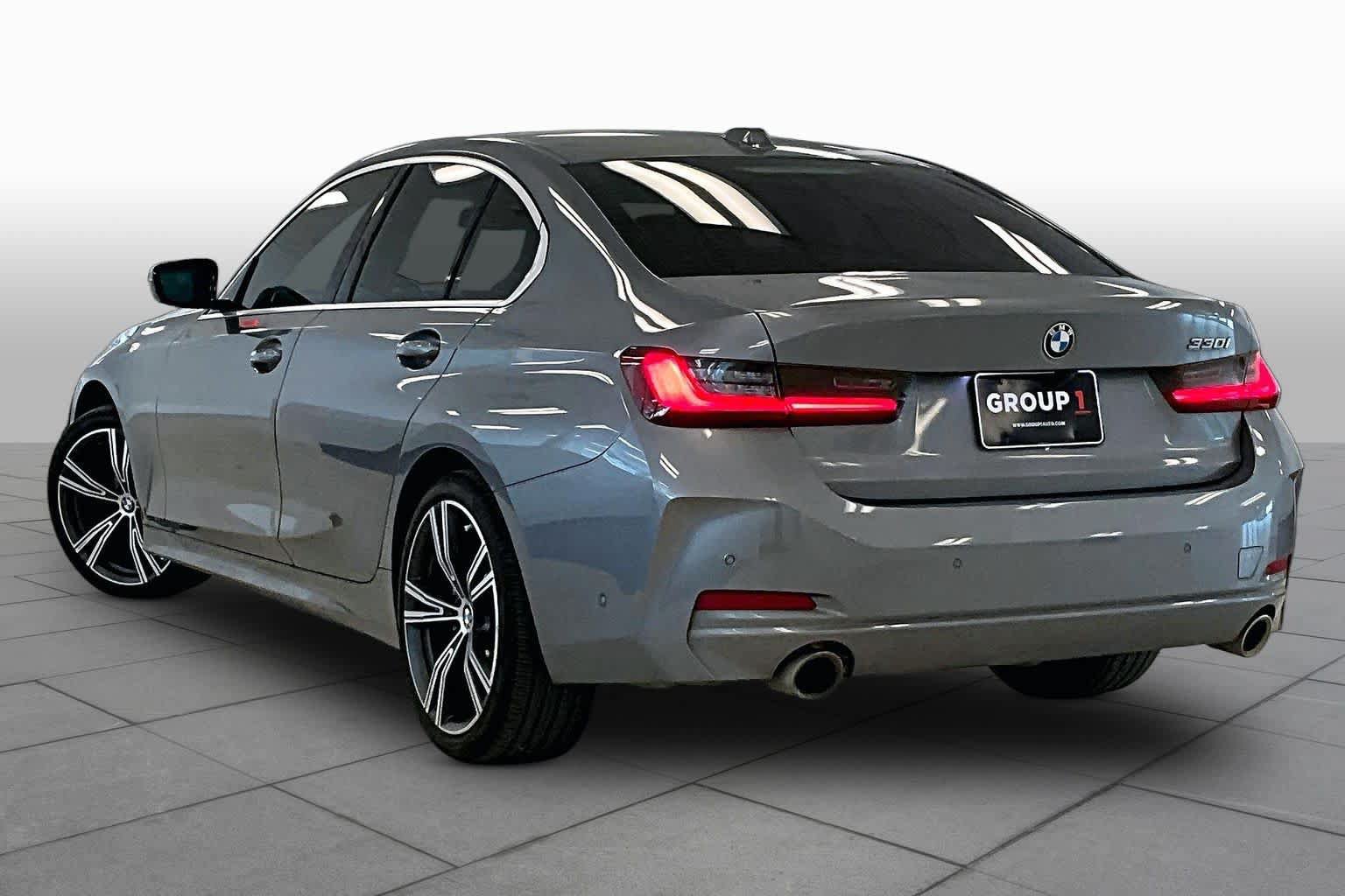 Used 2024 BMW 330i Sedan w/ Premium Package RWD image 10