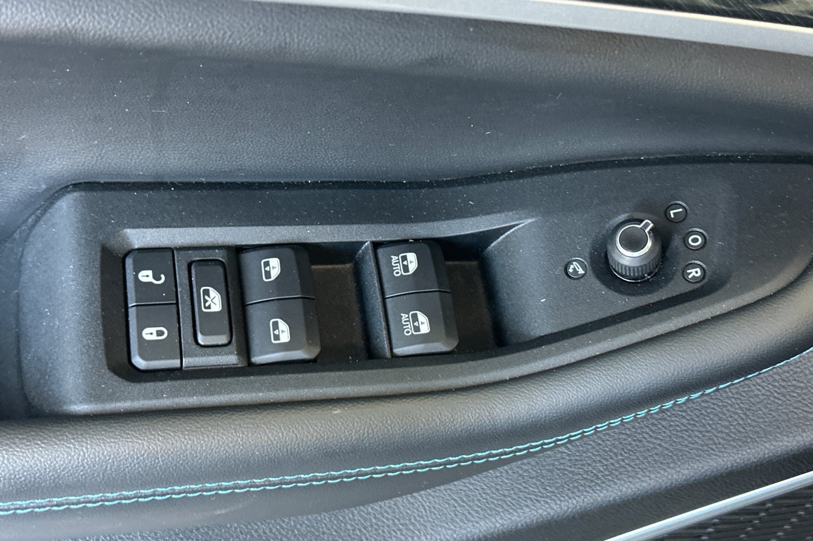 Used 2023 Jeep Grand Cherokee Trailhawk AWD/4WD image 11
