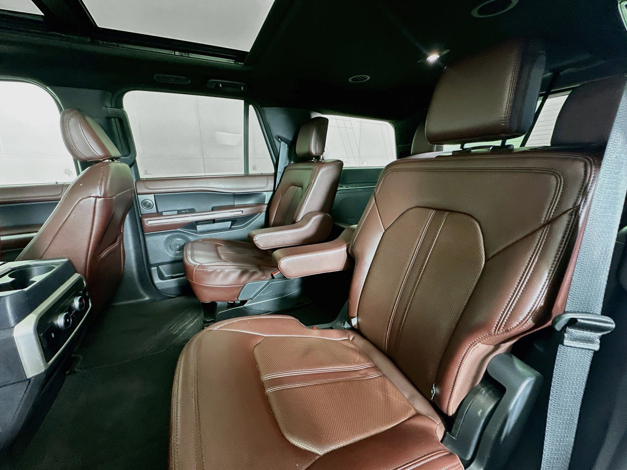 Used 2024 Ford Expedition Limited RWD image 29