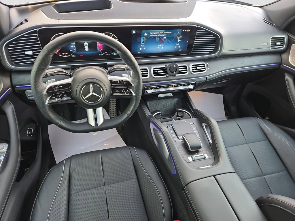Used 2025 Mercedes-Benz GLS 580 4MATIC image 12
