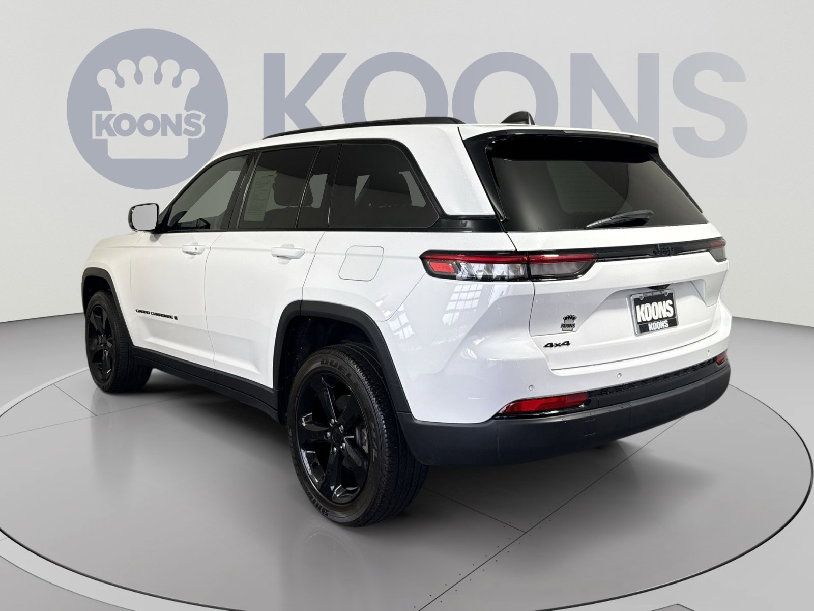 Used 2023 Jeep Grand Cherokee Altitude AWD/4WD image 4