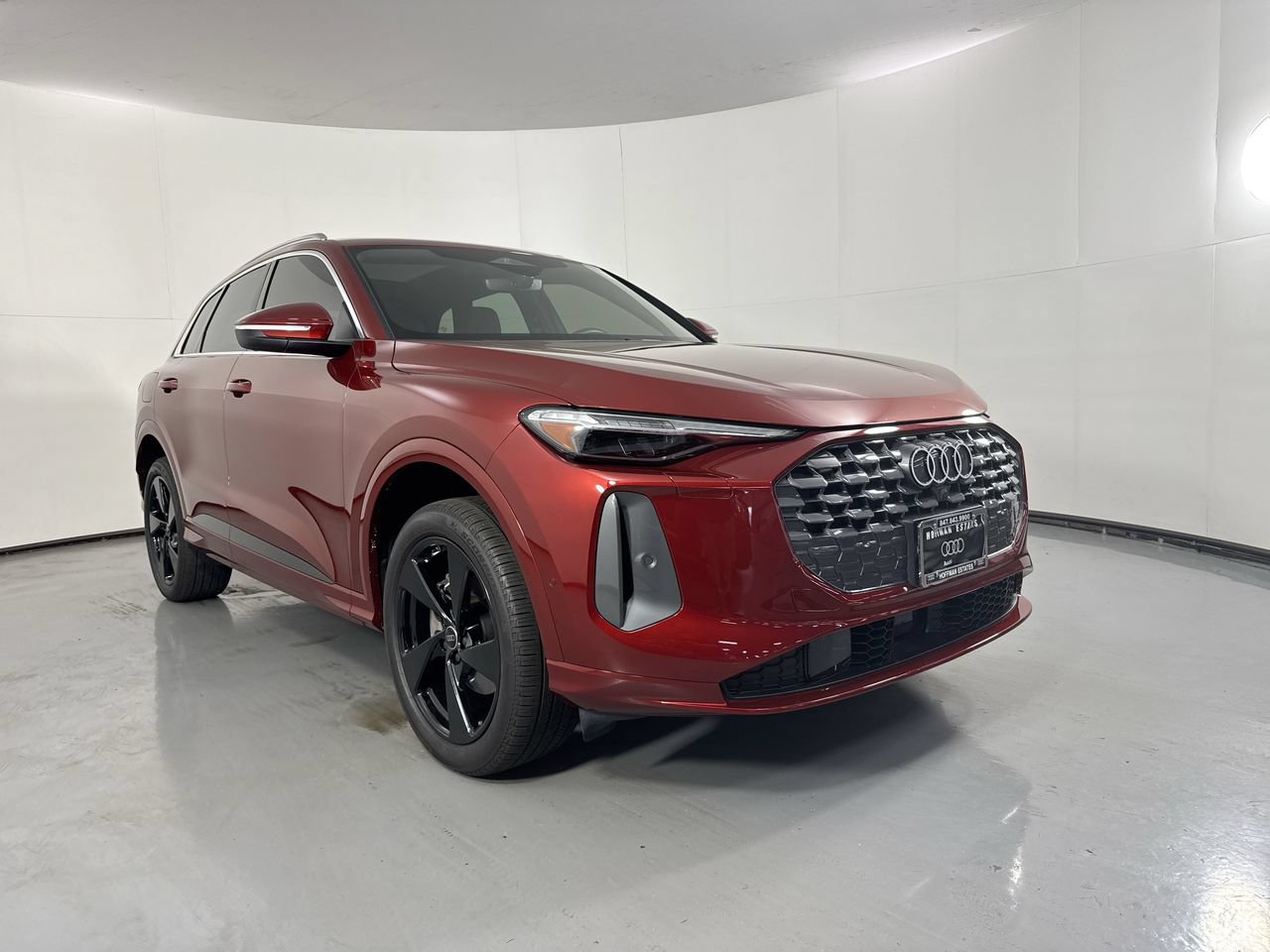 Used 2025 Audi Q5 Premium Plus w/ Premium Plus AWD/4WD image 3