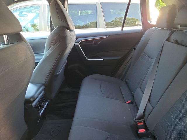 Used 2021 Toyota RAV4 SE w/ Weather & Moonroof Package AWD/4WD image 10