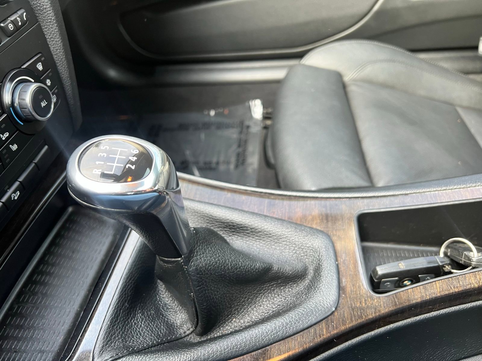 Used 2011 BMW 328i xDrive Coupe image 16