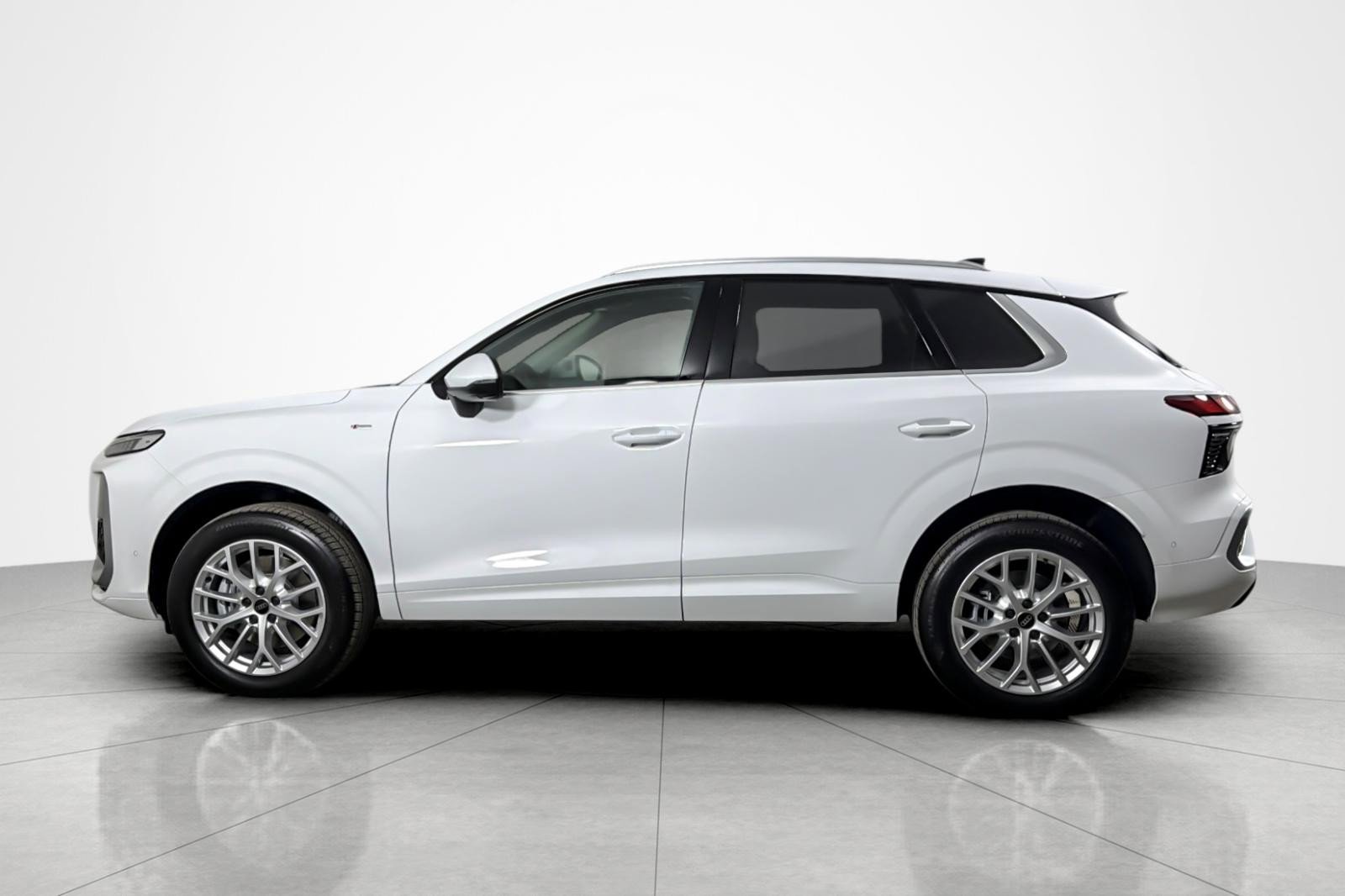 New 2026 Audi Q3 quattro 2.0T image 3