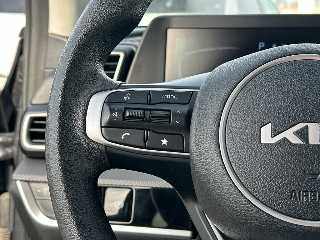 Used 2023 Kia Sportage LX image 14