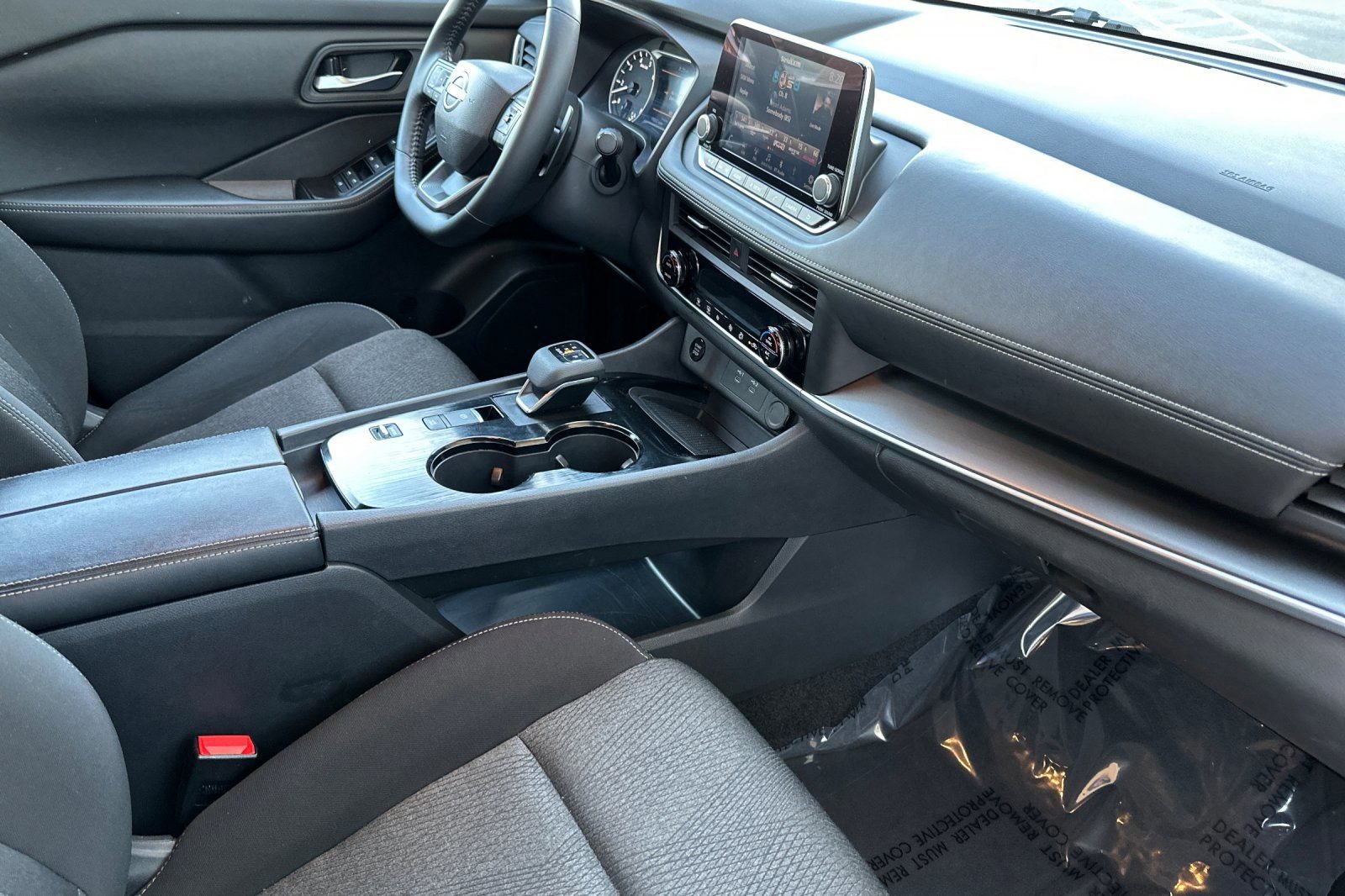 Used 2025 Nissan Rogue SV image 17