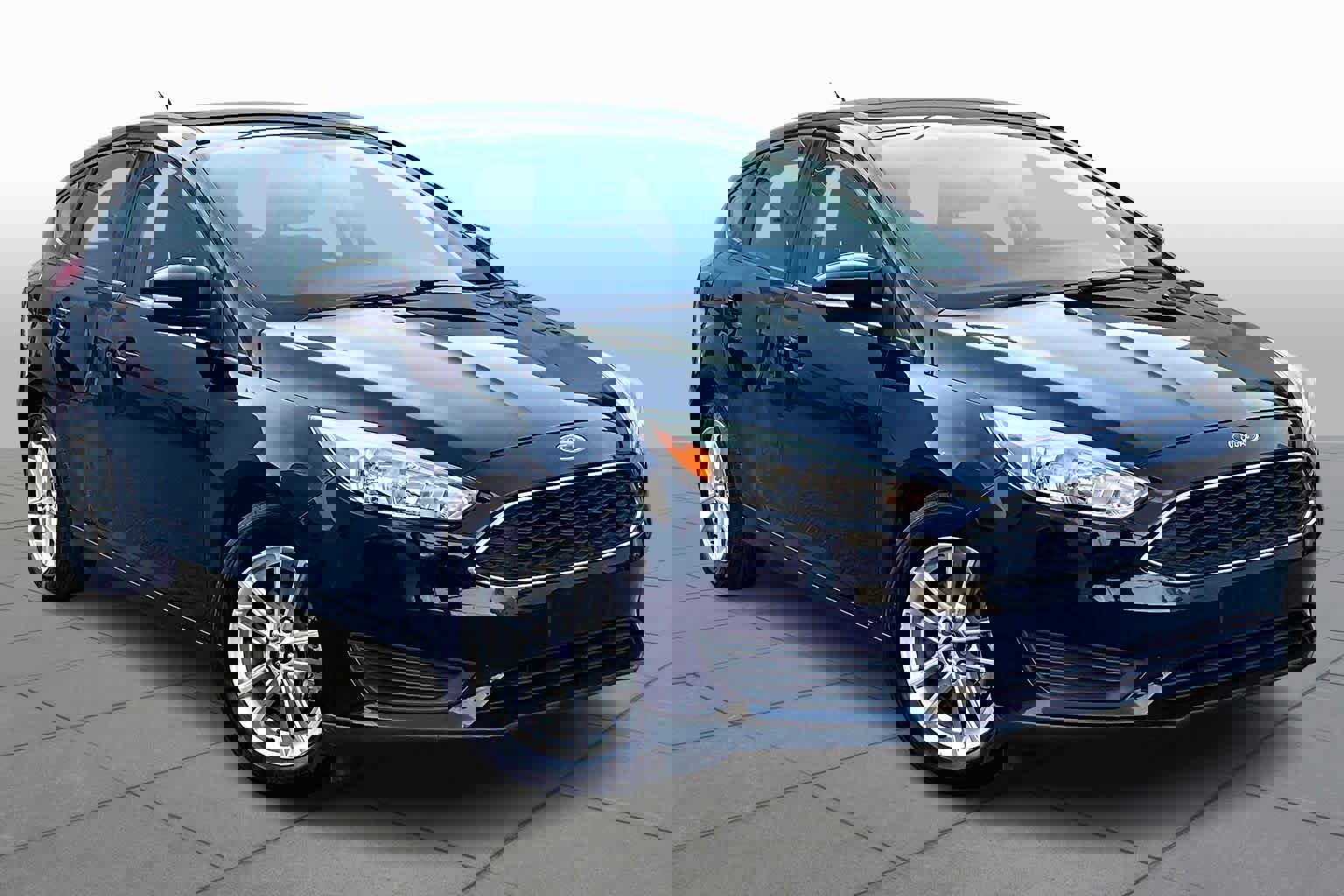 Used 2017 Ford Focus SE image 3