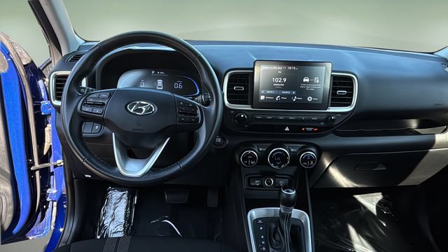 Used 2025 Hyundai Venue SEL FWD image 10