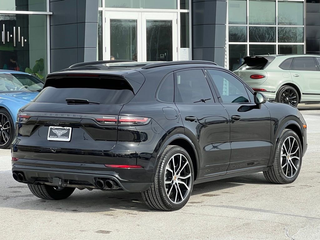 Used 2021 Porsche Cayenne Turbo image 2