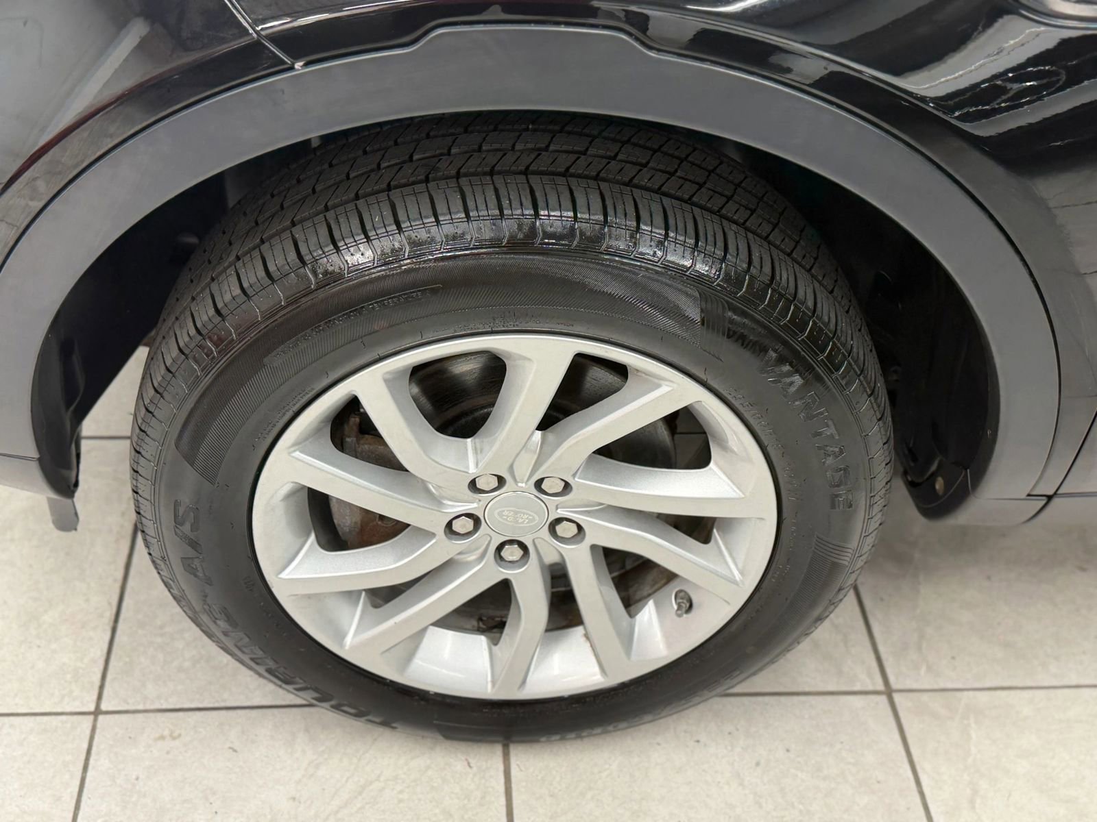 Used 2016 Land Rover Discovery Sport HSE AWD/4WD image 35