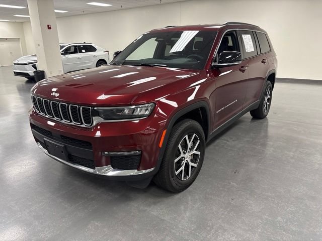 Used 2024 Jeep Grand Cherokee L Limited AWD/4WD image 3