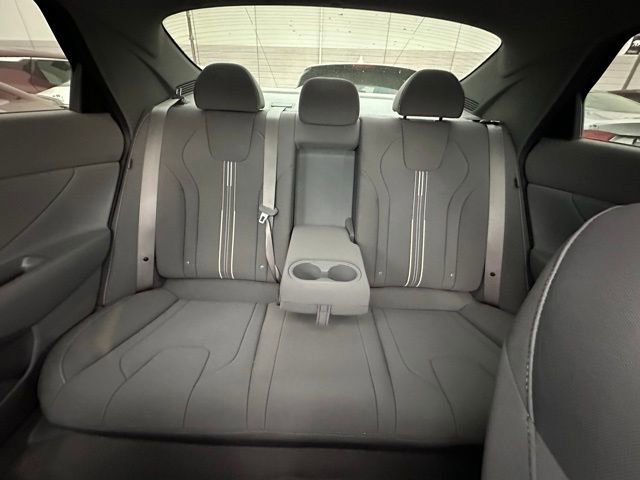 Used 2025 Hyundai Elantra SEL image 9