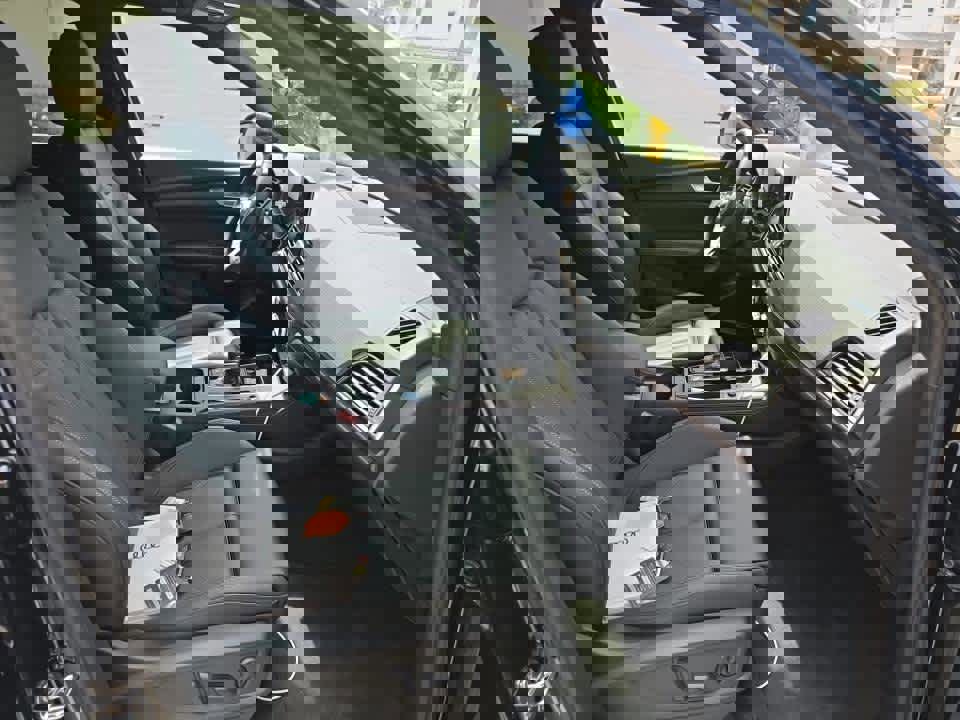 Used 2025 Audi Q5 e Premium Plus w/ Premium Plus Package image 12