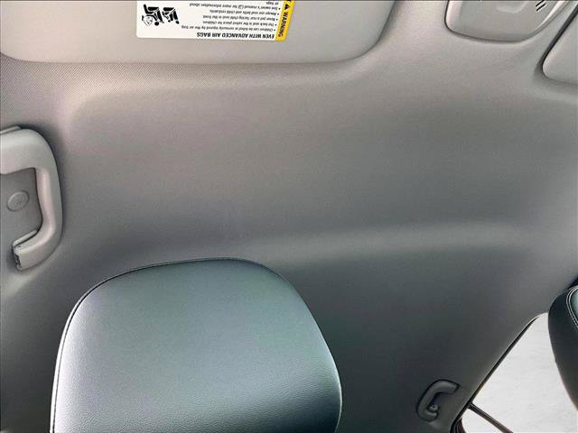 Used 2024 Chevrolet Trax LT FWD image 17
