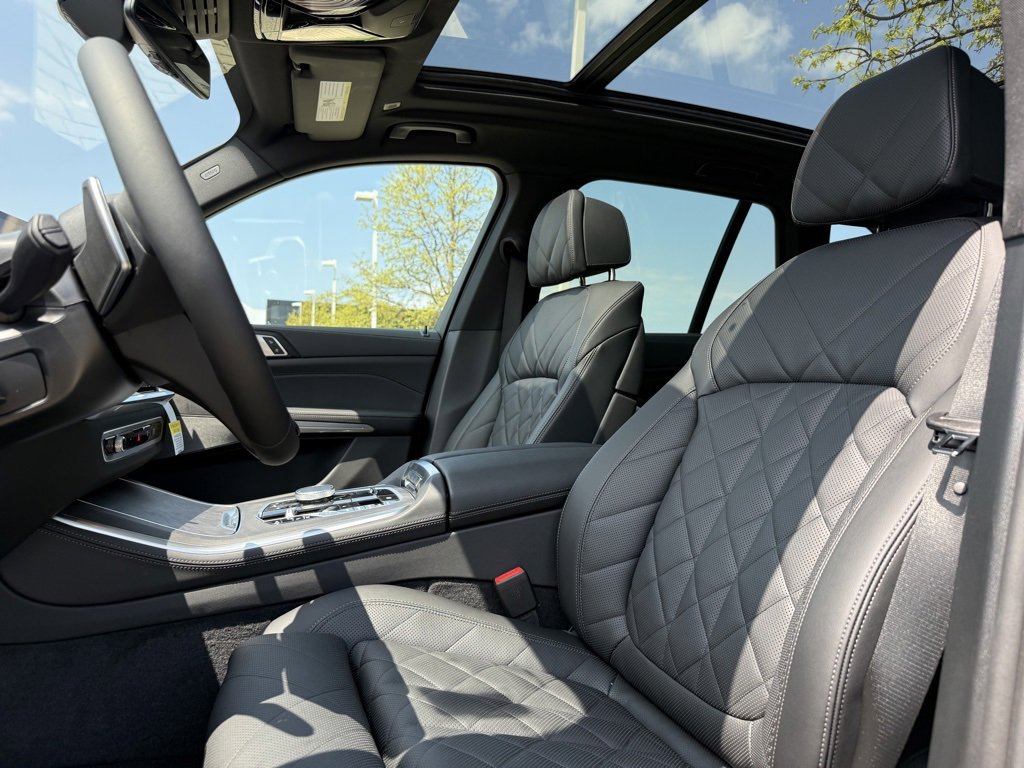 Used 2026 BMW X5 xDrive50e w/ Climate Comfort Package image 18