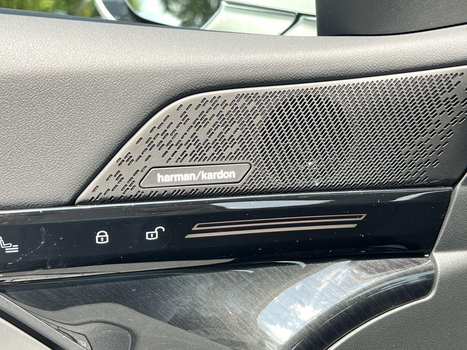 Certified 2025 BMW 530i xDrive w/ Premium Package image 30