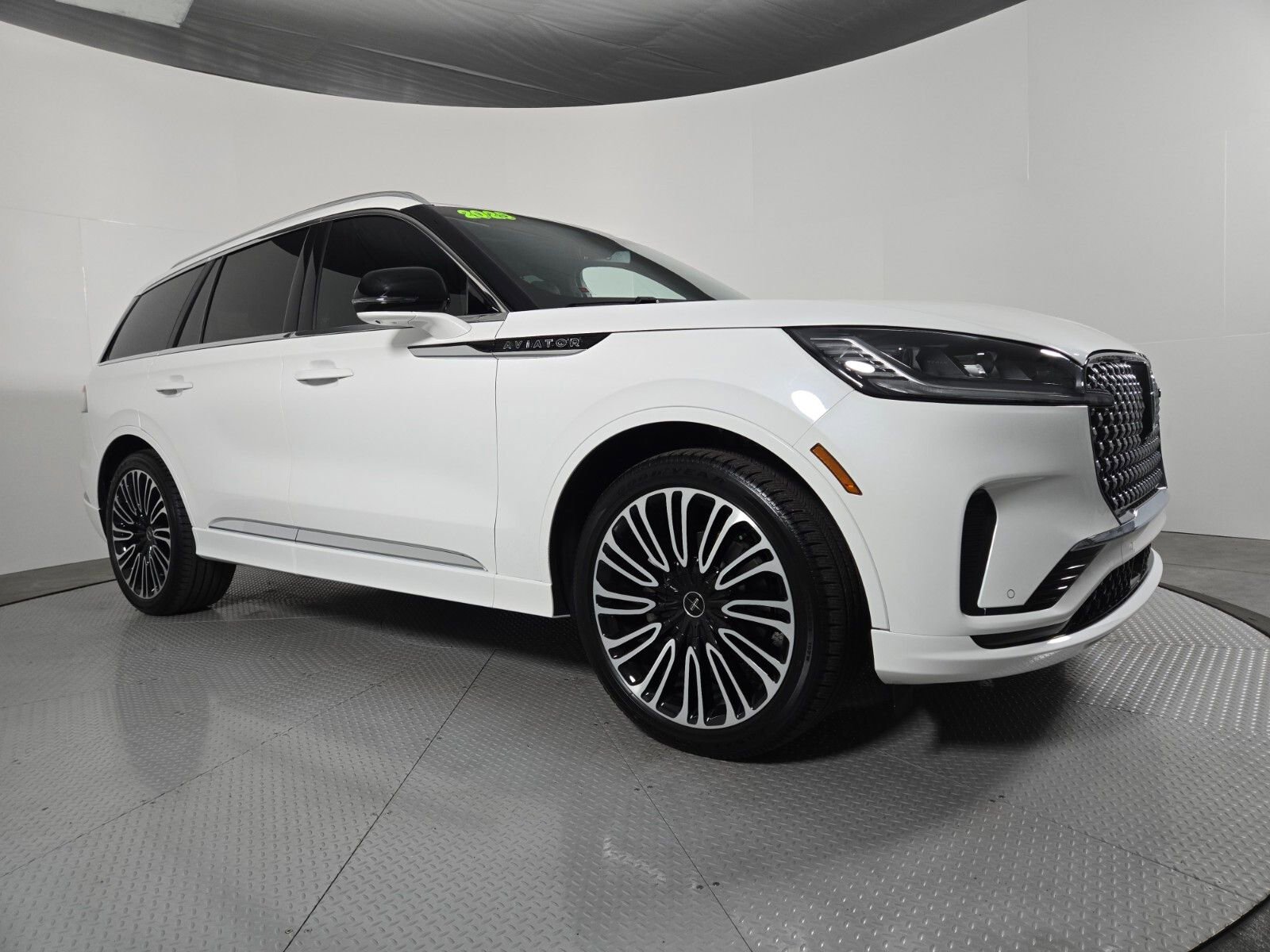 Certified 2025 Lincoln Aviator Black Label image 2