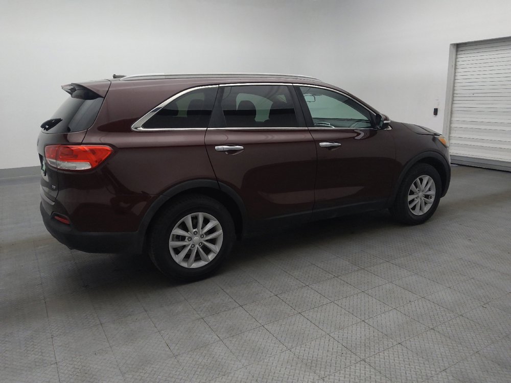 Used 2017 Kia Sorento LX image 10