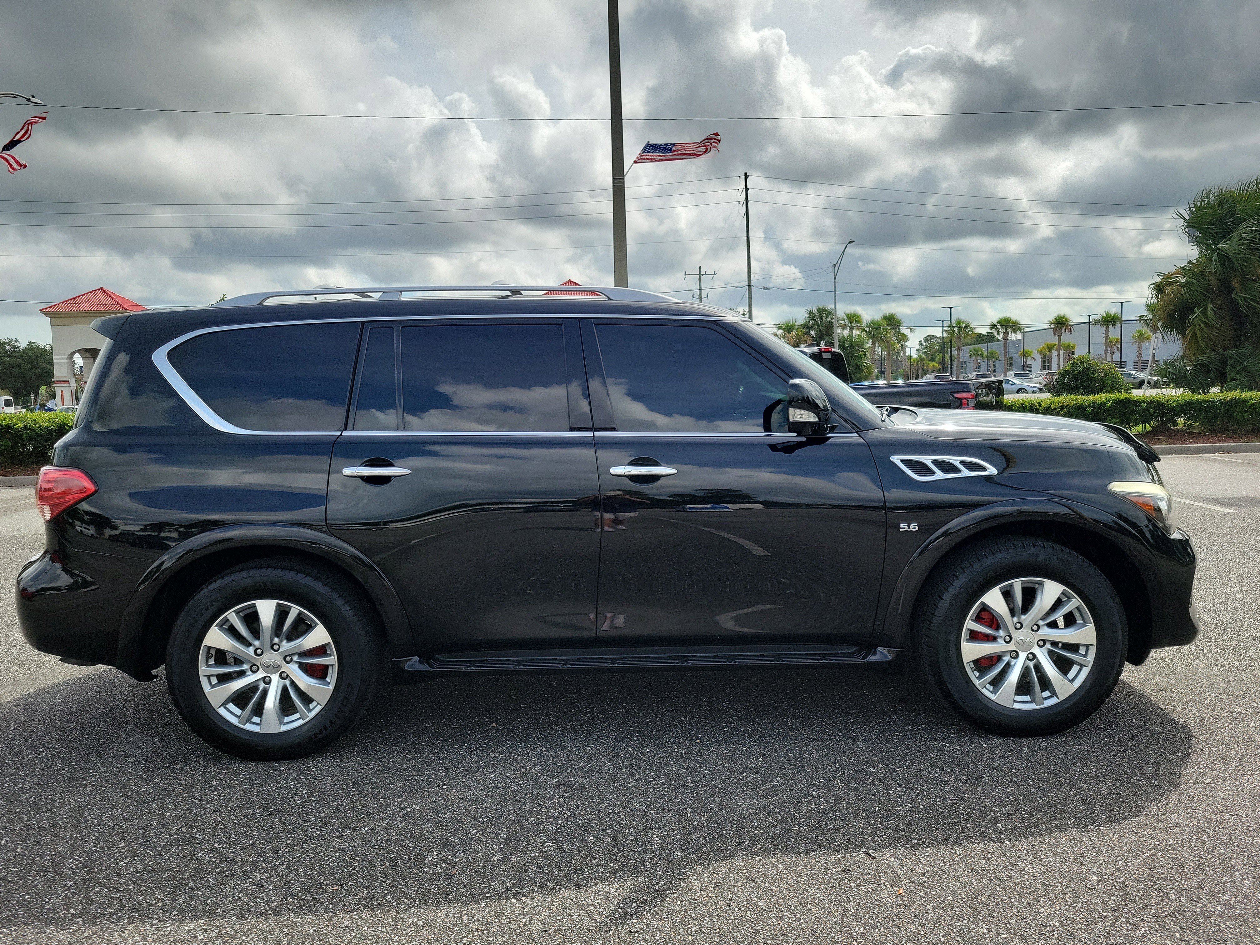Used 2016 INFINITI QX80 Luxe w/ 22" Wheel Package image 7