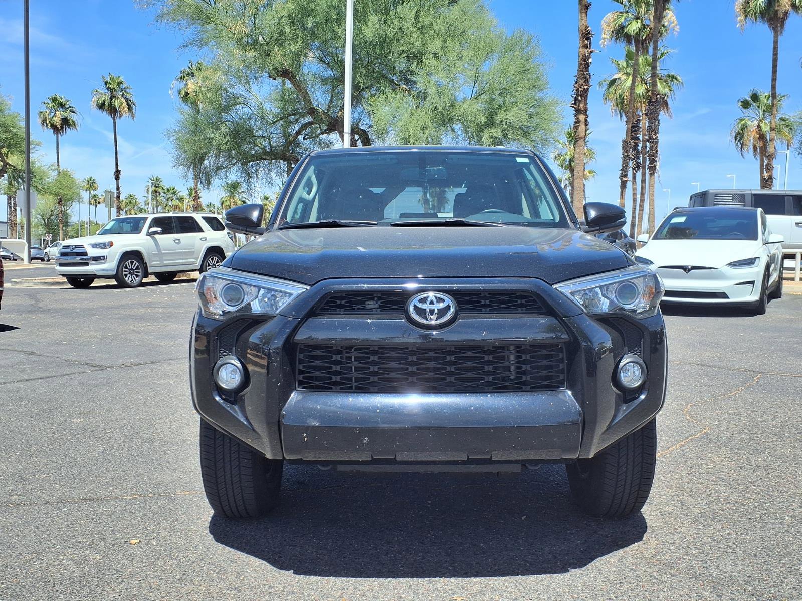 Used 2018 Toyota 4Runner SR5 Premium AWD/4WD image 2