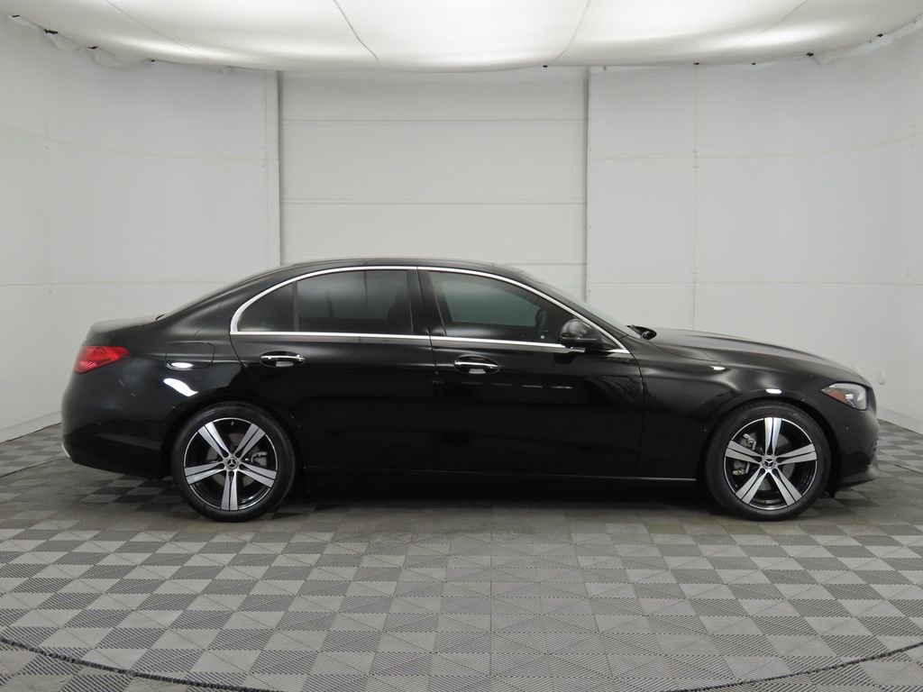 Used 2025 Mercedes-Benz C 300 4MATIC Sedan image 4