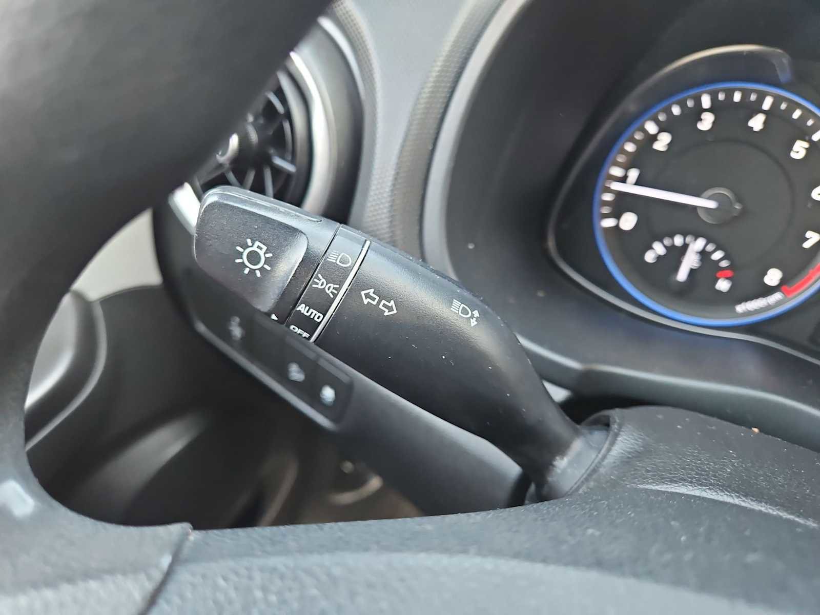 Used 2022 Hyundai Kona SE image 27