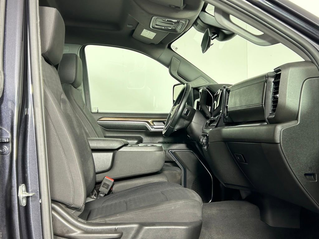 Used 2024 Chevrolet Silverado 3500 LT w/ Z71 Off-Road Package image 11