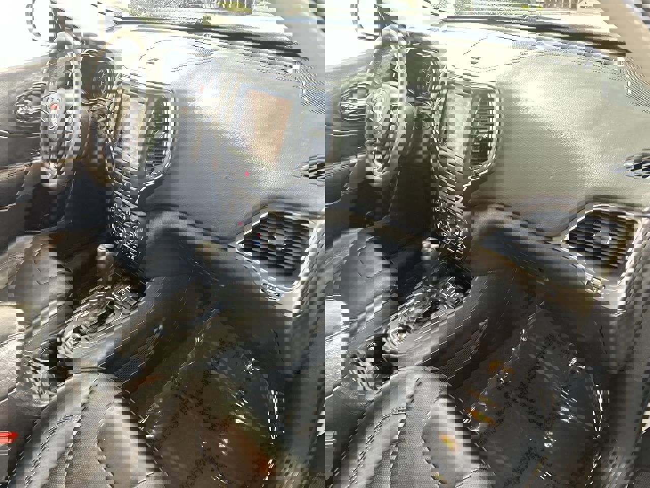 Used 2022 Jeep Cherokee Latitude Lux image 25