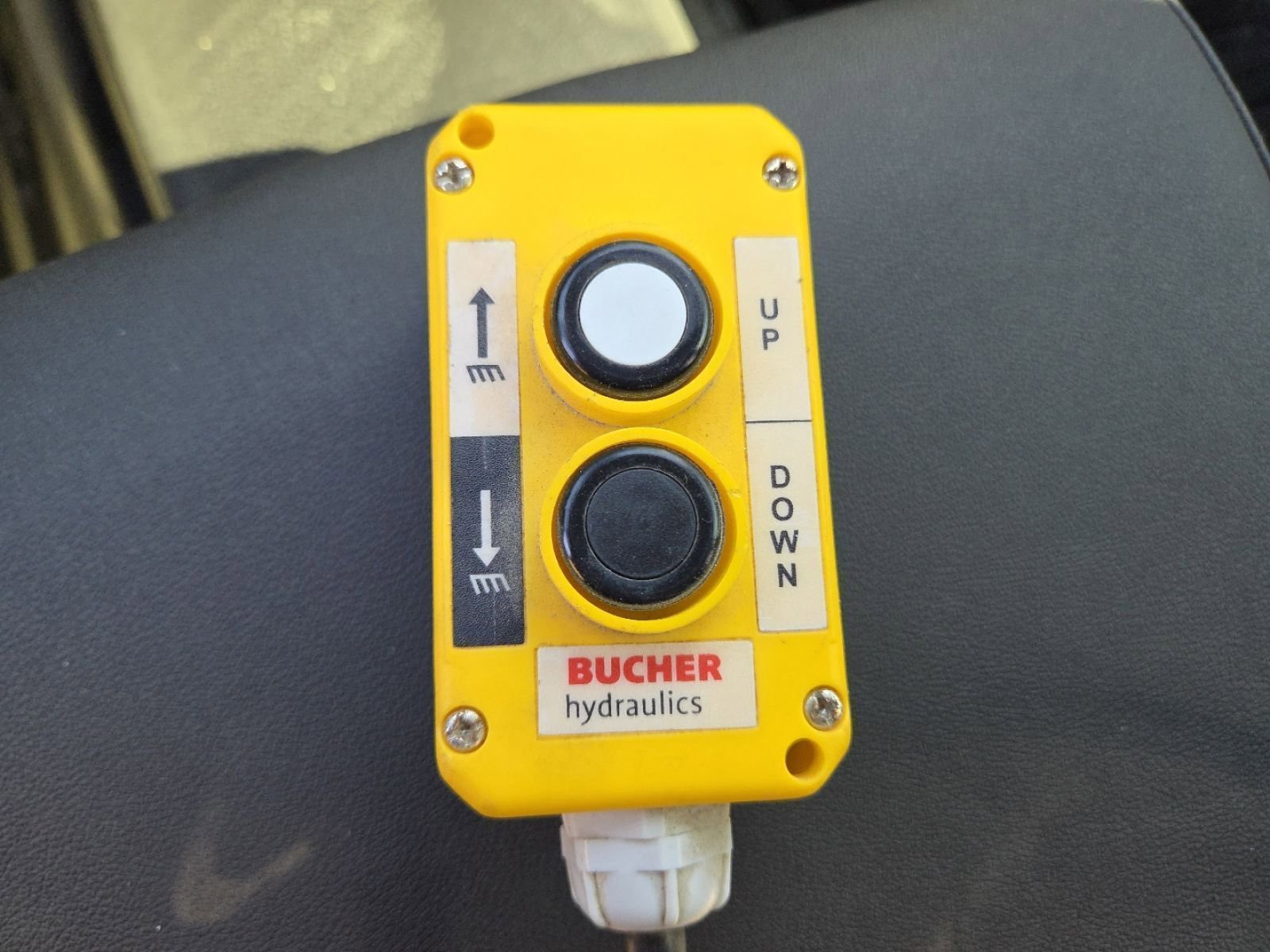 New 2025 GMC Sierra 3500 Pro w/ Convenience Package image 8