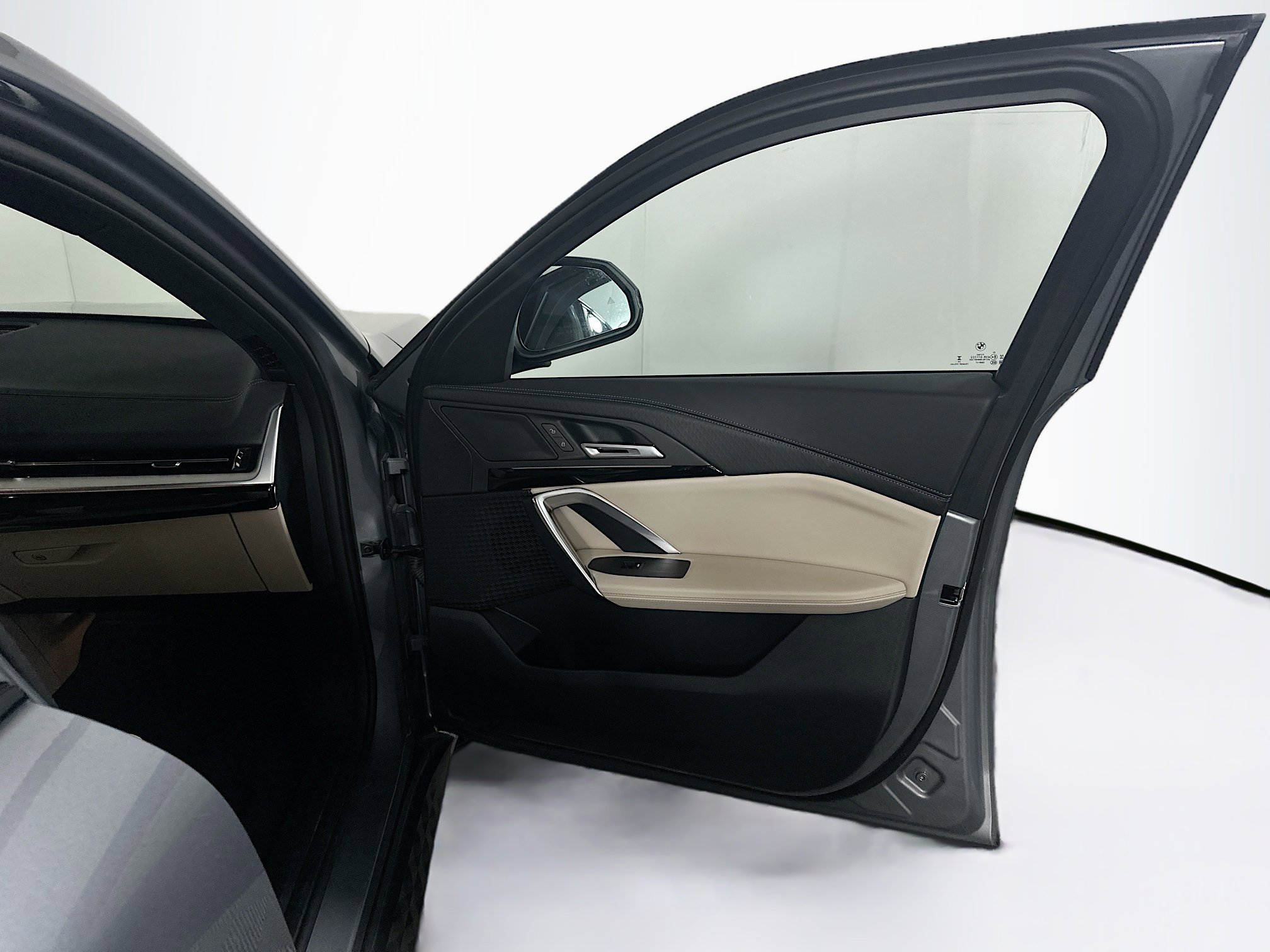 Used 2025 BMW X2 xDrive28i image 35