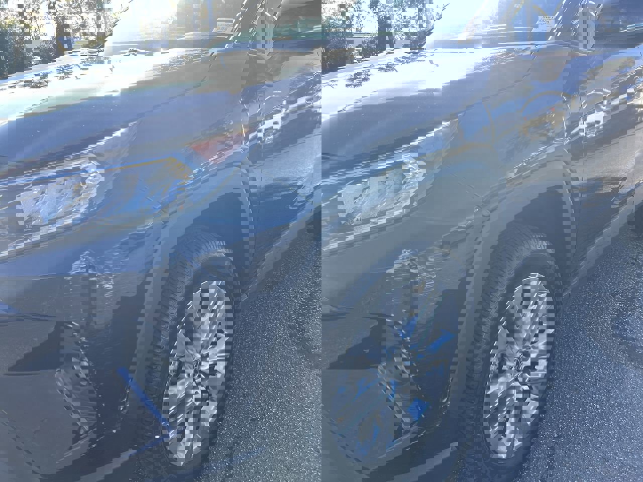 Used 2021 Toyota RAV4 XLE Premium image 6