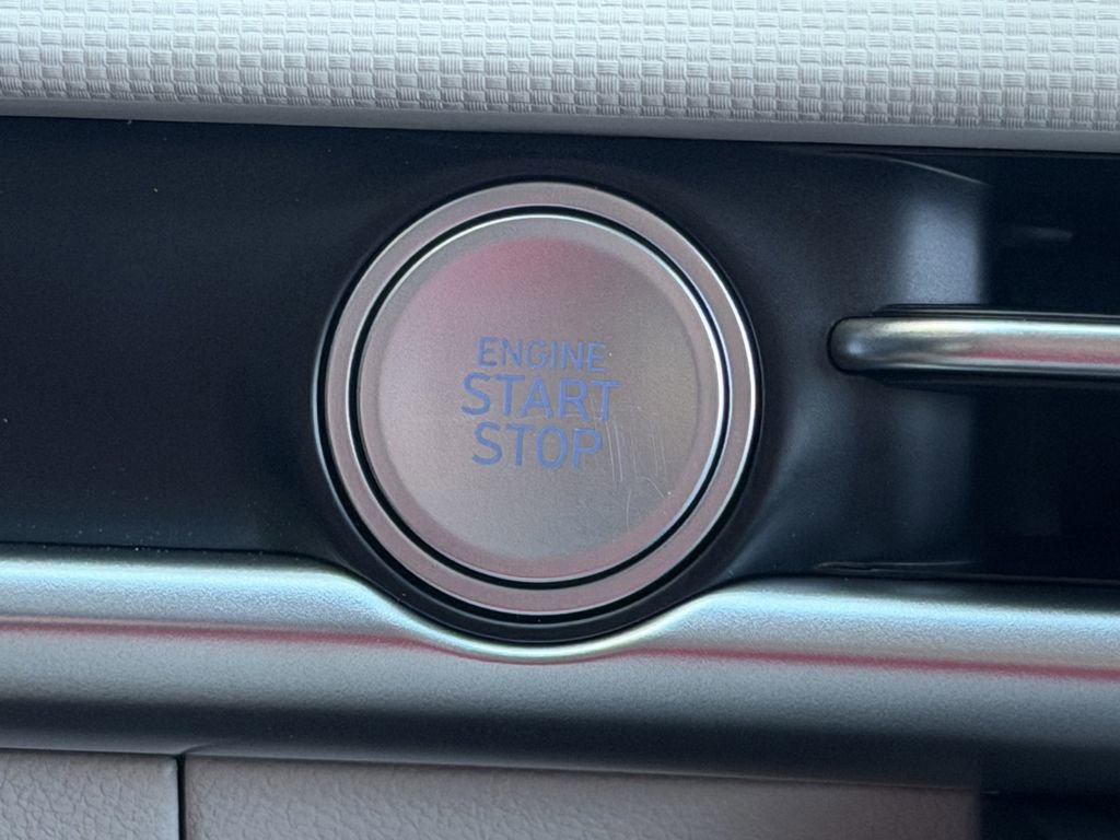 New 2026 Hyundai Tucson SE image 18